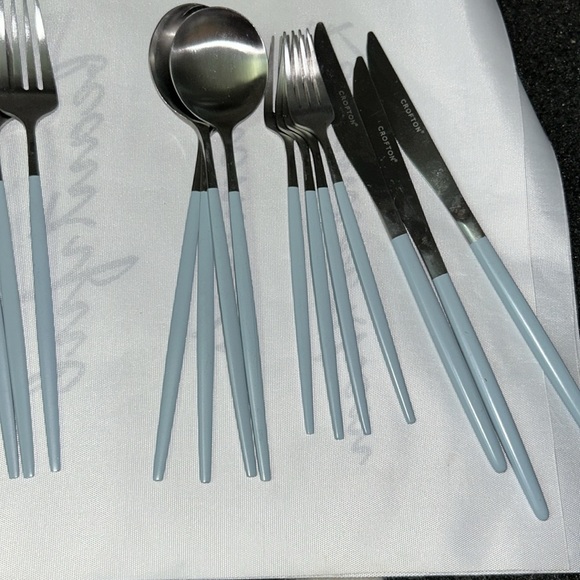 Set of 18 pieces Crofton Light Blue Silverware missing  spoon and butter knife - Picture 4 of 4
